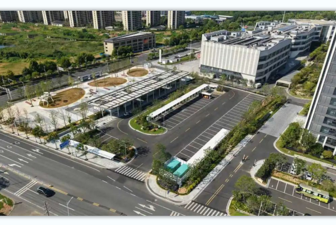 宣城一公交樞紐站投入使用